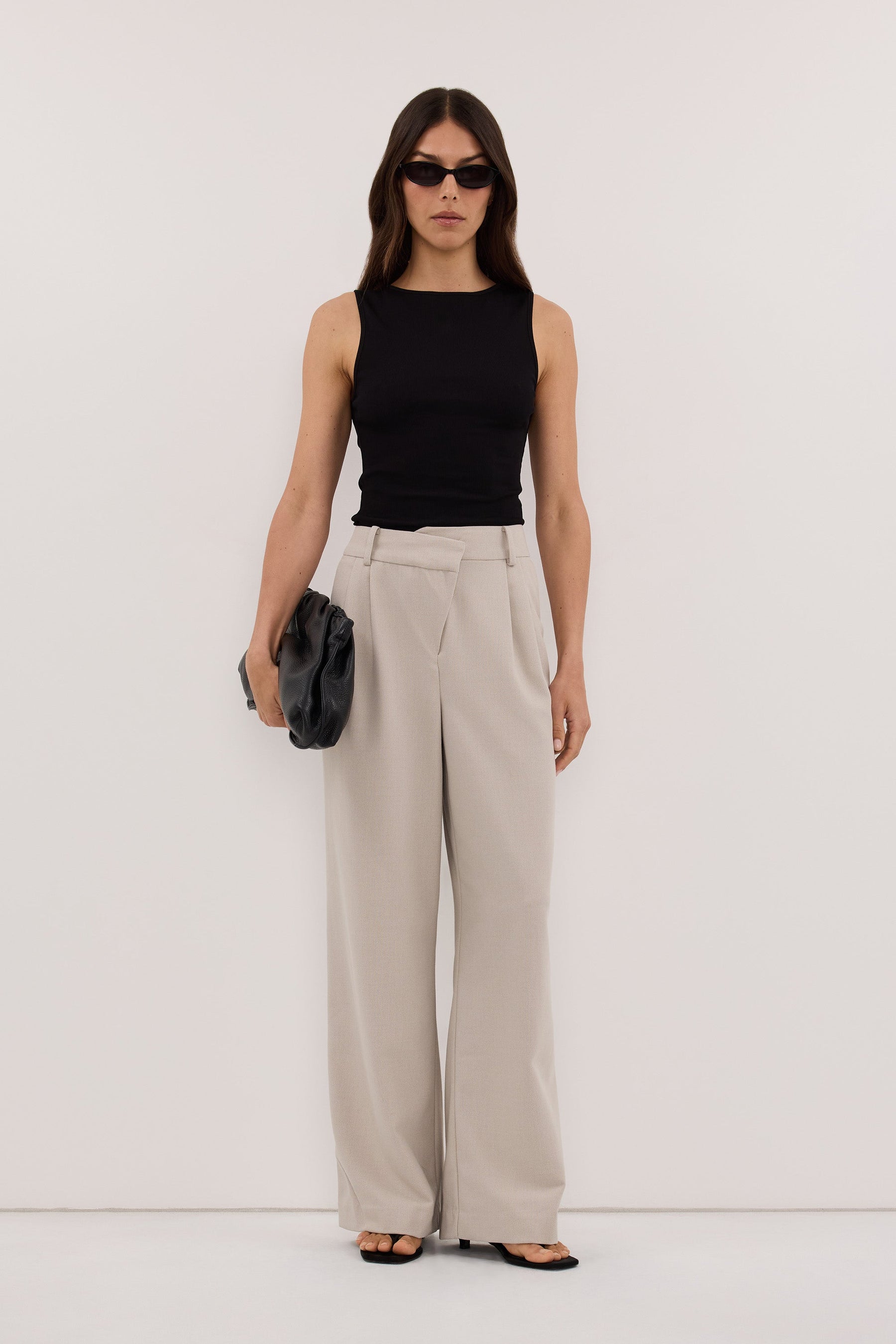 Calça Vida Taupe com Cós Assimétrico